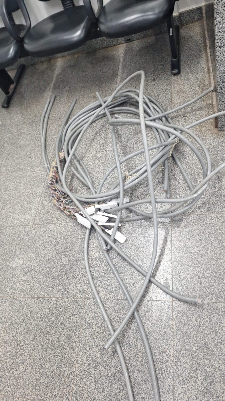 O roubo de cabos telefônicos no Gama