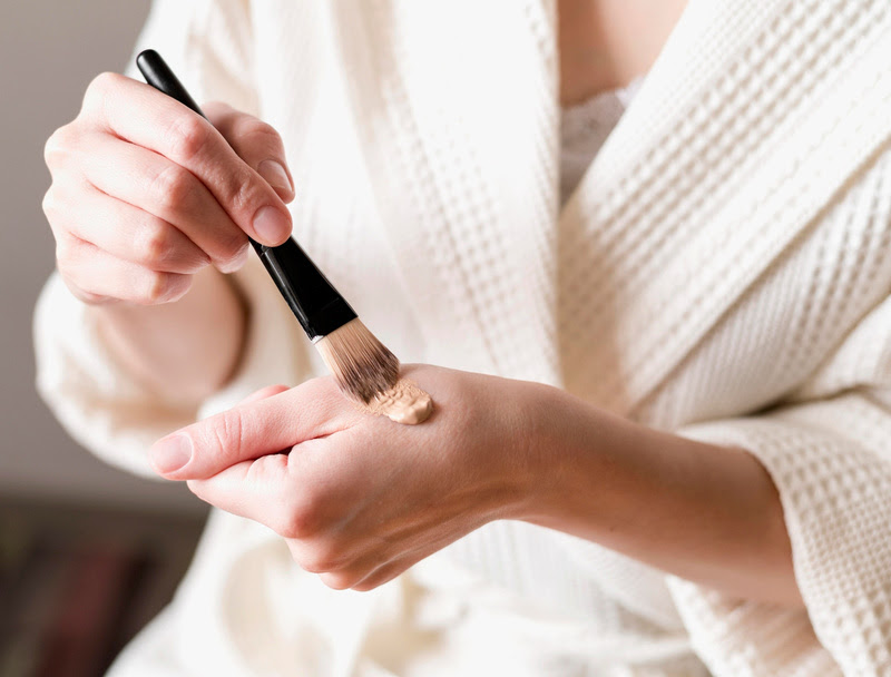 Tratamento invisível: como a maquiagem pode auxiliar os cuidados com a pele a longo prazo