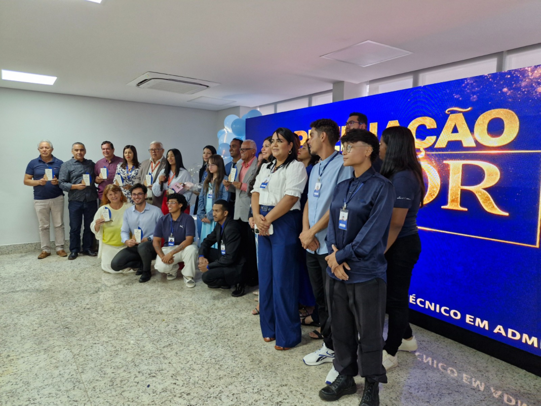 Alunos do Técnico em Administração promovem premiação Valor Senac e homenageiam empresários do Gama