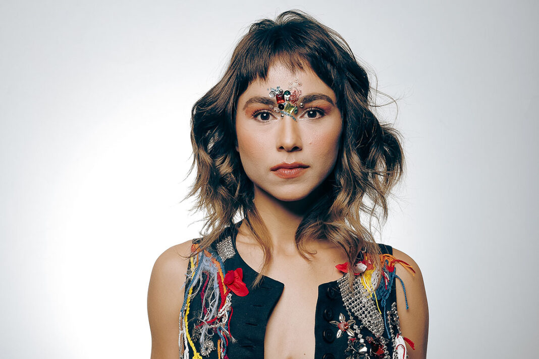 Flaira Ferro, Sarau-Vá e feira otaku movimentam agenda cultural do DF neste fim de semana