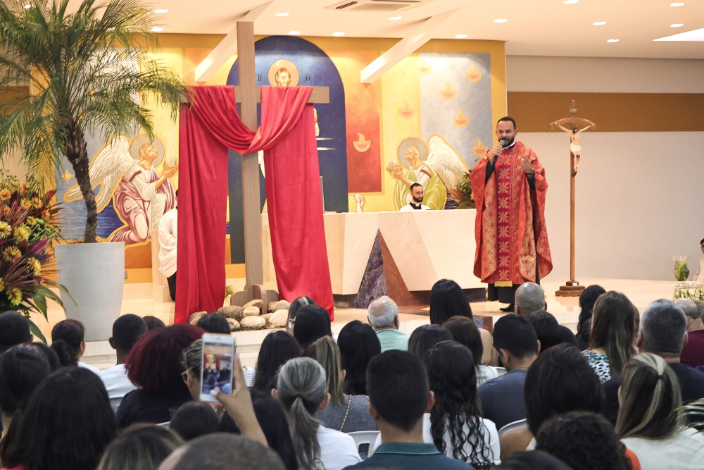 Paróquia Nossa Senhora da Assunção celebra 40 anos com grandiosa Semana Santa e o mega espetáculo “Paixão de Cristo – A Redenção” em Goiânia Paróquia Nossa Senhora da Assunção celebra 40 anos com grandiosa Semana Santa e o mega espetáculo “Paixão de Cristo – A Redenção” em Goiânia