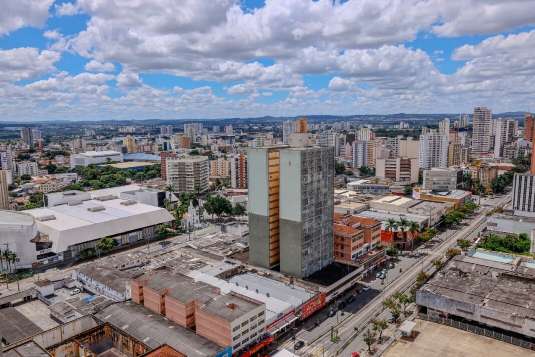 Rendimento mensal da população goiana cresce 47,6% e bate recorde Rendimento mensal da população goiana cresce 47,6% e bate recorde