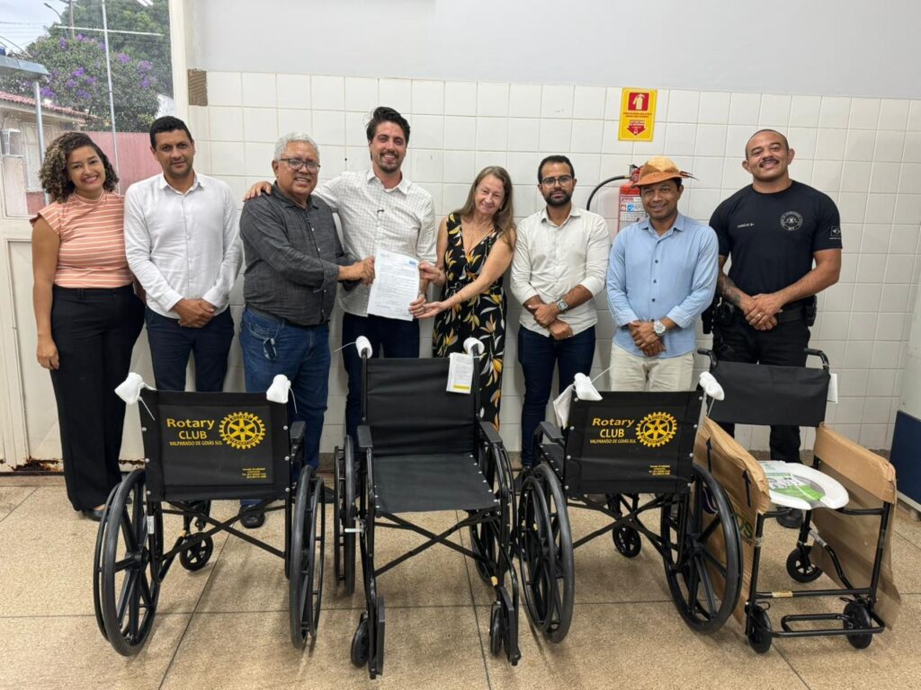 Prefeitura de Valparaíso recebe doação de cadeiras de rodas e cadeira de banho em parceria com o Rotary Club Prefeitura de Valparaíso recebe doação de cadeiras de rodas e cadeira de banho em parceria com o Rotary Club