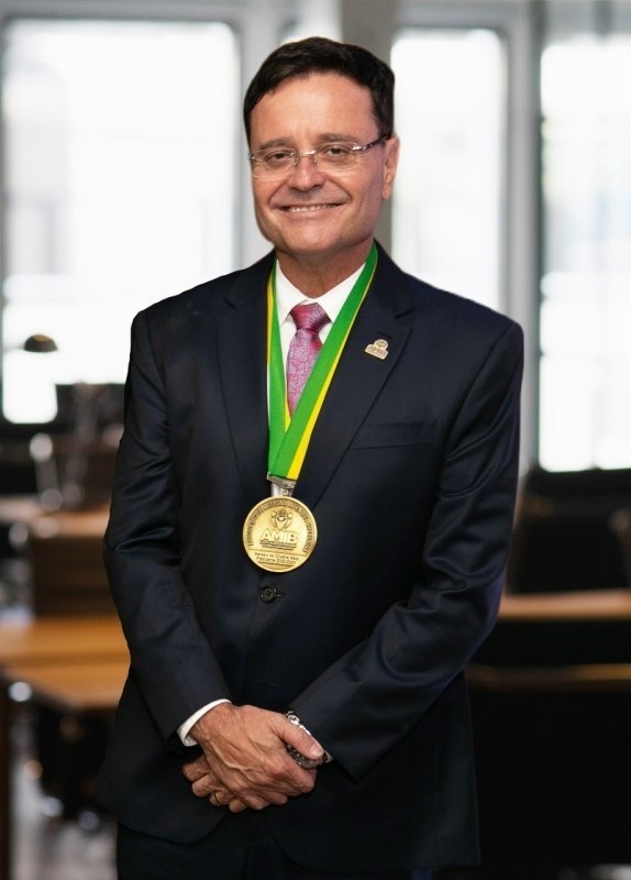 Médico brasileiro participa de atualização global sobre sepse e reforça papel do país na medicina intensiva Médico brasileiro participa de atualização global sobre sepse e reforça papel do país na medicina intensiva