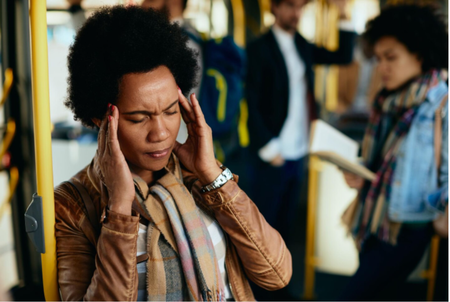 Transporte urbano brasileiro ignora realidade das mulheres e expõe falhas estruturais, aponta especialista