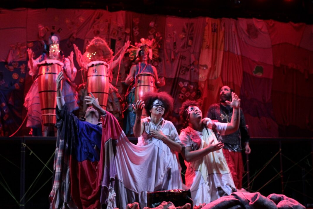 Entre mito, política e encantamento, “Encantaria” estreia temporada em Sobradinho com sessões para estudantes e público geral Entre mito, política e encantamento, “Encantaria” estreia temporada em Sobradinho com sessões para estudantes e público geral