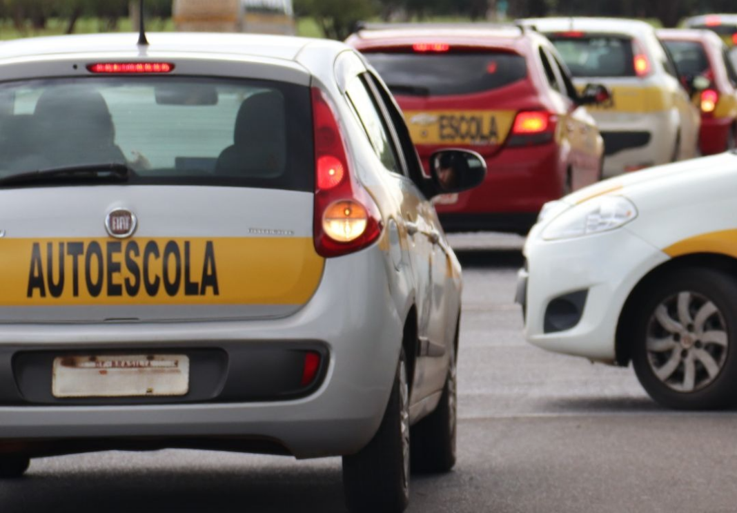 Divulgadas regras para autorização de instrutor de trânsito no DF Divulgadas regras para autorização de instrutor de trânsito no DF
