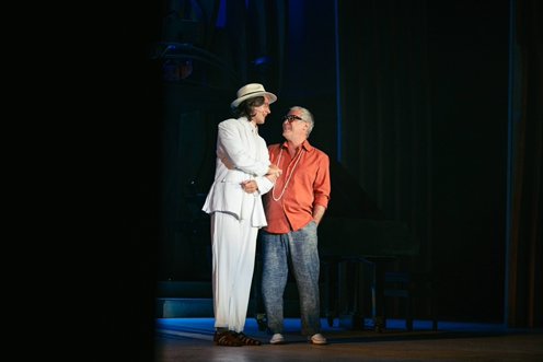 Ministério da cultura e bb seguros apresentam Tom jobim musical Ministério da cultura e bb seguros apresentam Tom jobim musical