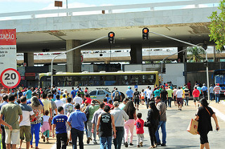 Pessoas em situação de rua: pesquisadora critica falta de ação do GDF após privatização de rodoviária Pessoas em situação de rua: pesquisadora critica falta de ação do GDF após privatização de rodoviária