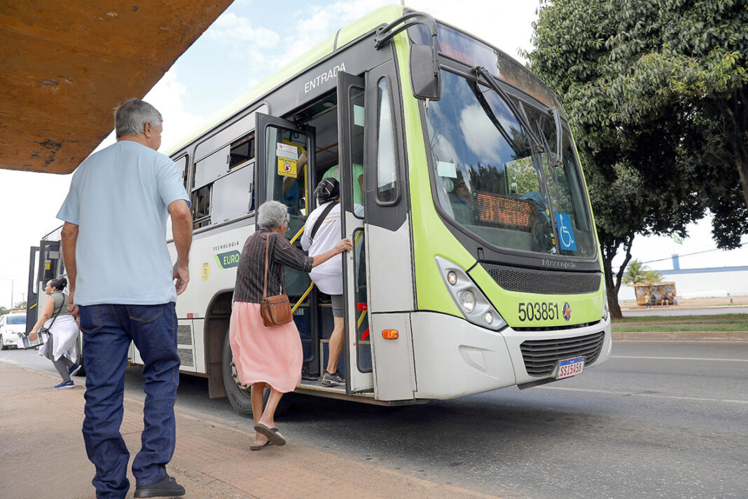 Roubos em ônibus caem 52% no Distrito Federal em 2025 Roubos em ônibus caem 52% no Distrito Federal em 2025