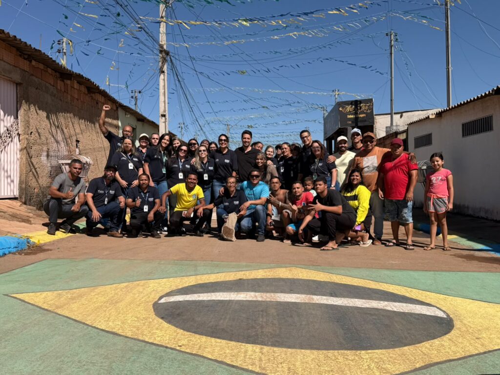 Prefeitura e Saneago levam melhorias de saneamento e benefícios sociais para moradores da Vila Guaíra Prefeitura e Saneago levam melhorias de saneamento e benefícios sociais para moradores da Vila Guaíra
