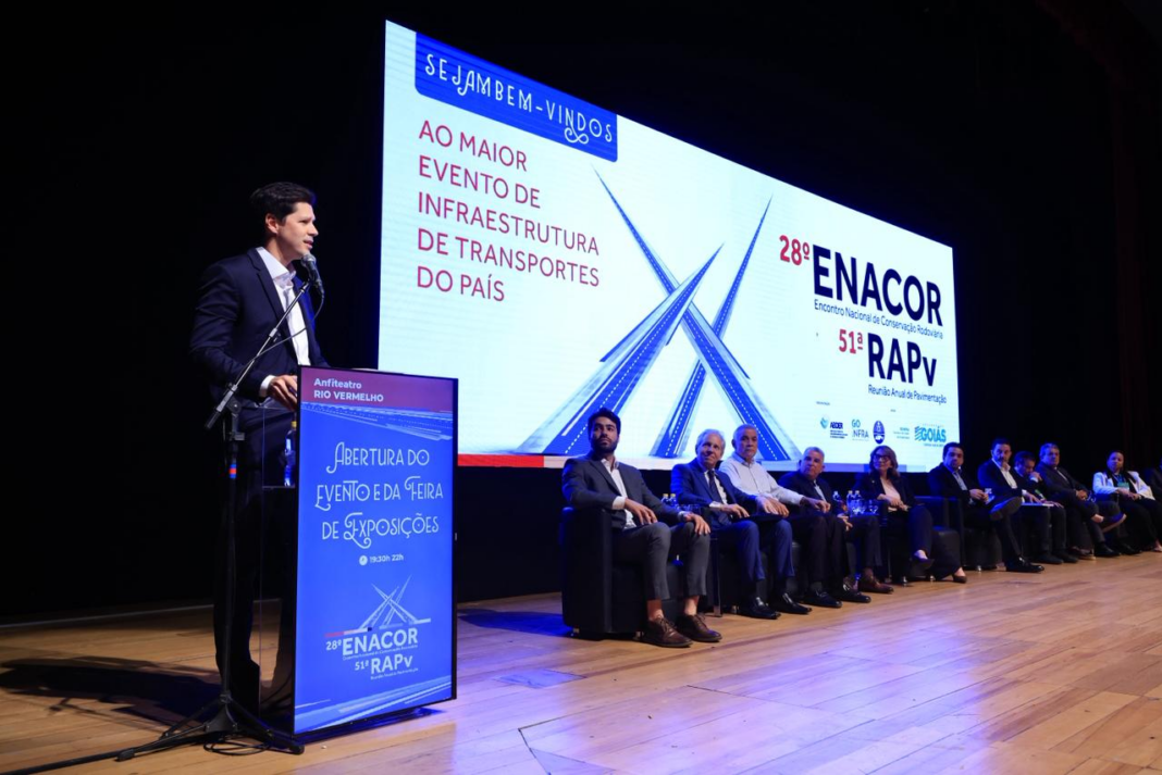 “Goiás é vanguardista na infraestrutura rodoviária”, destaca Daniel Vilela na abertura de encontro sobre logística de transportes” “Goiás é vanguardista na infraestrutura rodoviária”, destaca Daniel Vilela na abertura de encontro sobre logística de transportes”