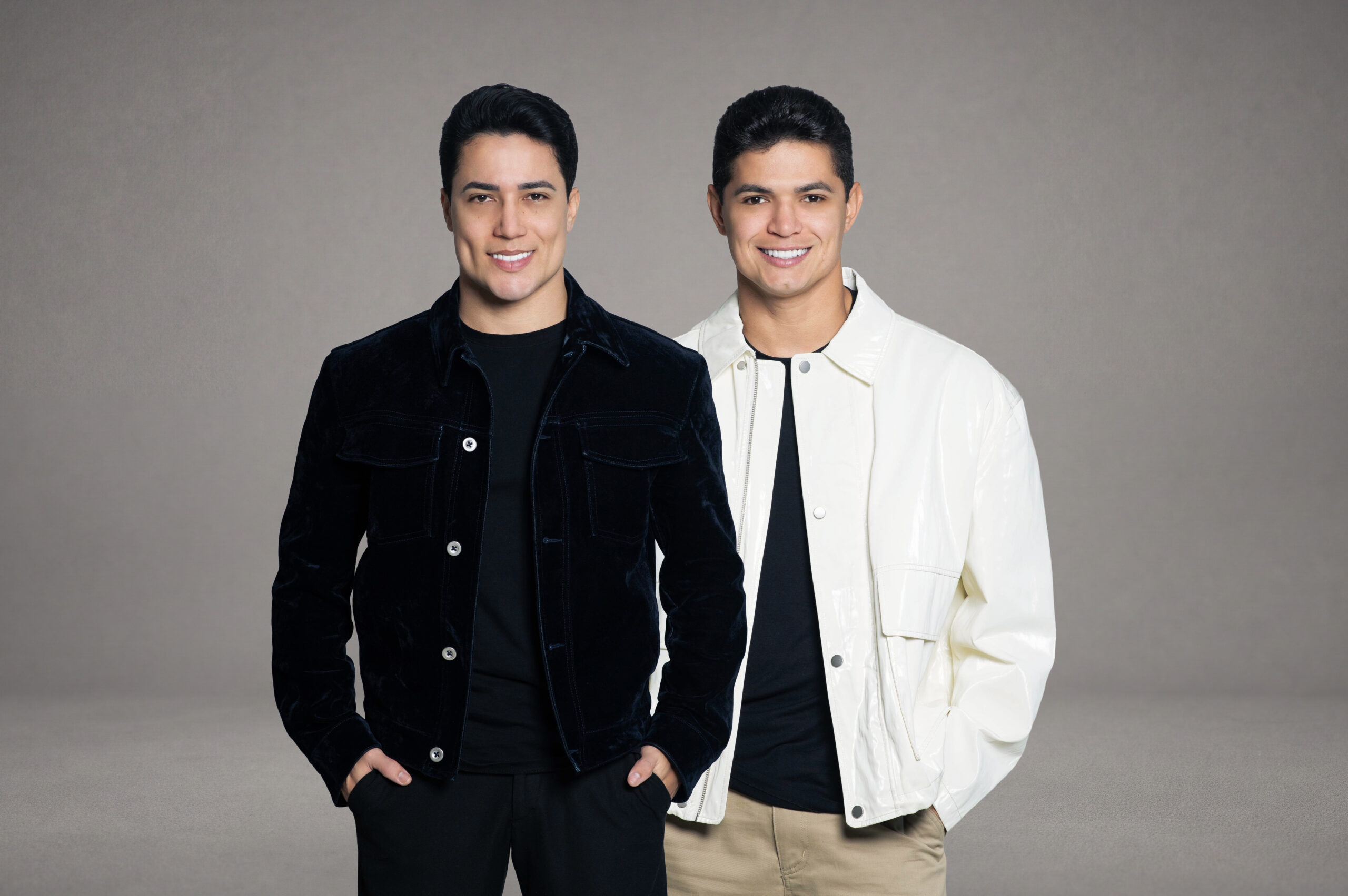 Jonatha e Cristiano transformam indecisão amorosa em aposta para o próximo hit com “Tira e Bota” Jonatha e Cristiano transformam indecisão amorosa em aposta para o próximo hit com “Tira e Bota”
