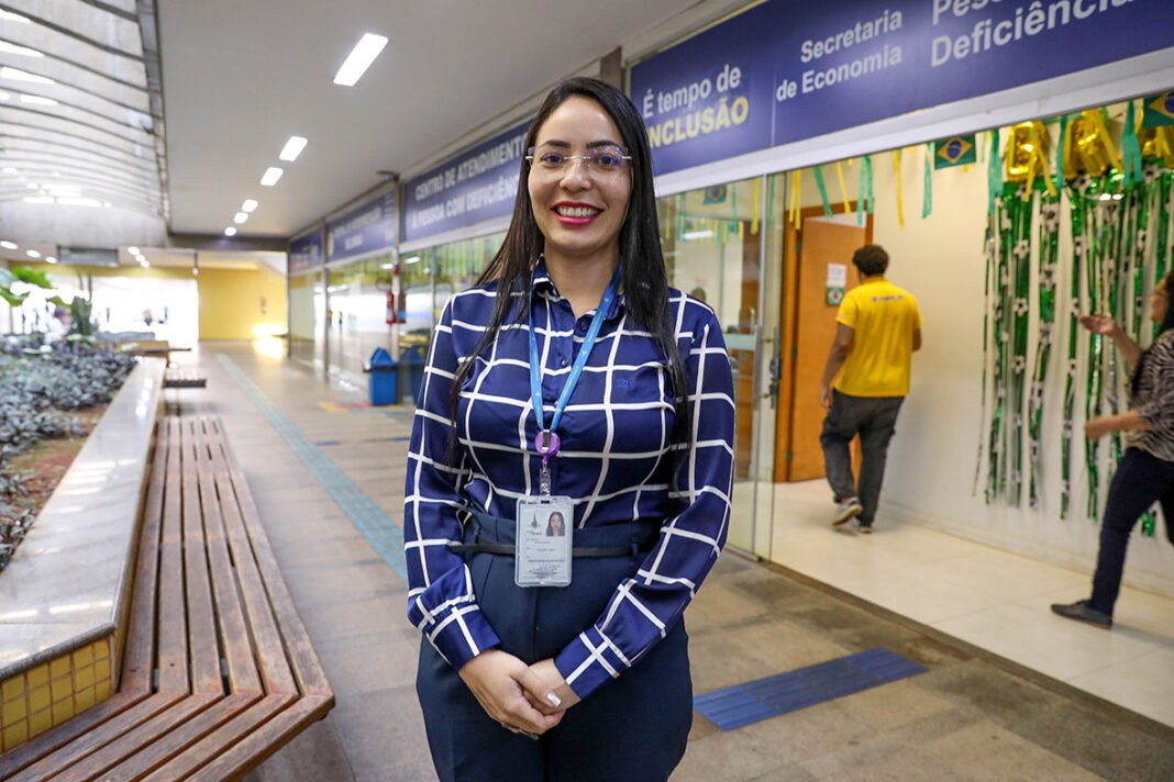 GDF aproxima pessoas com deficiência de vagas de emprego e qualificação profissional GDF aproxima pessoas com deficiência de vagas de emprego e qualificação profissional