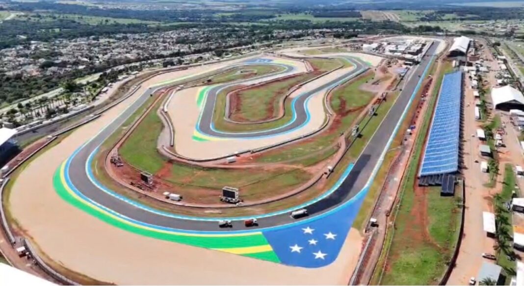 Autódromo Internacional Ayrton Senna celebra 52 anos como símbolo do automobilismo brasileiro Autódromo Internacional Ayrton Senna celebra 52 anos como símbolo do automobilismo brasileiro