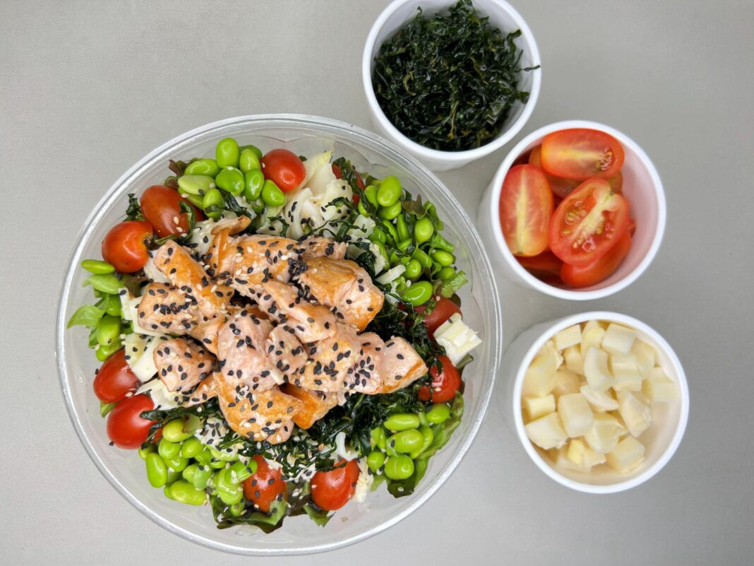 Saladas com frutos do mar ganham espaço no cardápio da Cumbuco Saladeria e reforçam opções leves para o dia a dia Saladas com frutos do mar ganham espaço no cardápio da Cumbuco Saladeria e reforçam opções leves para o dia a dia