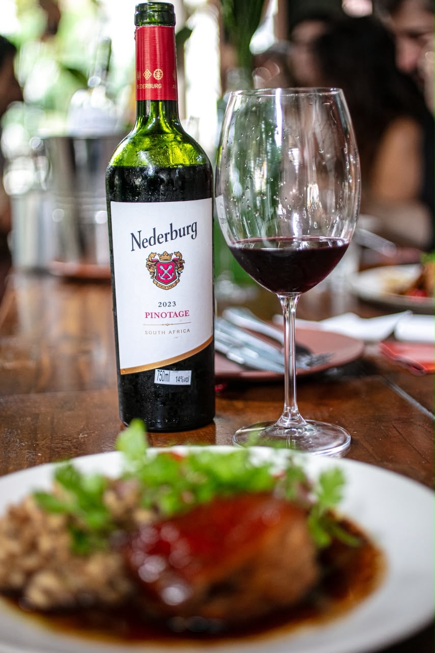 Menu “Atlântico Negro” propõe experiência harmonizada com vinhos sul-africanos no Santú Comedoria neste domingo (26/07) Menu “Atlântico Negro” propõe experiência harmonizada com vinhos sul-africanos no Santú Comedoria neste domingo (26/07)