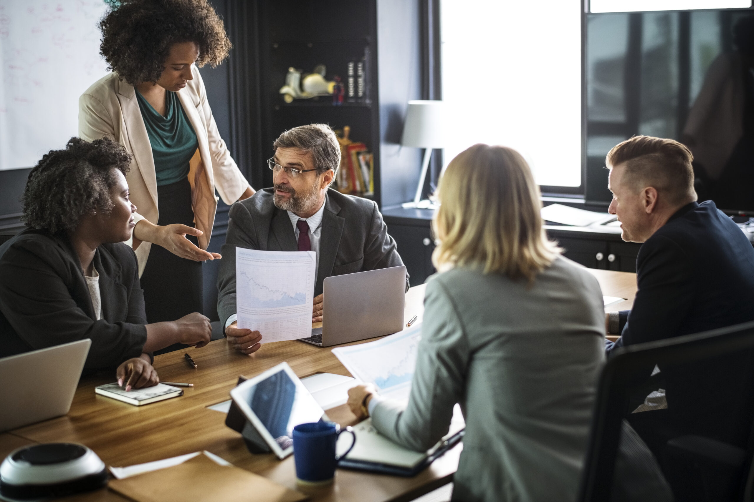 Micro e pequenas empresas lideram geração de empregos e fortalecem papel estratégico na economia brasileira Micro e pequenas empresas lideram geração de empregos e fortalecem papel estratégico na economia brasileira