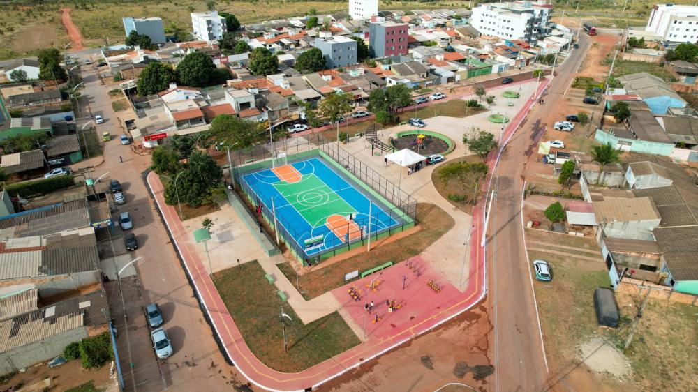 Lunabel III ganha nova praça e quadra de esportes após anos de abandono Lunabel III ganha nova praça e quadra de esportes após anos de abandono