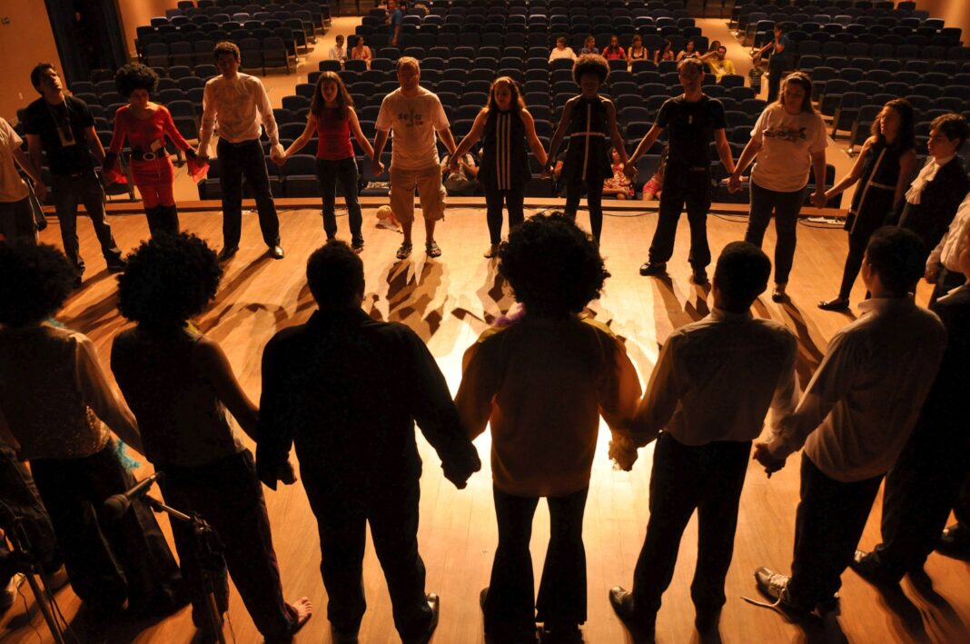 Oficina gratuita de teatro musical abre inscrições para jovens de Taguatinga Oficina gratuita de teatro musical abre inscrições para jovens de Taguatinga
