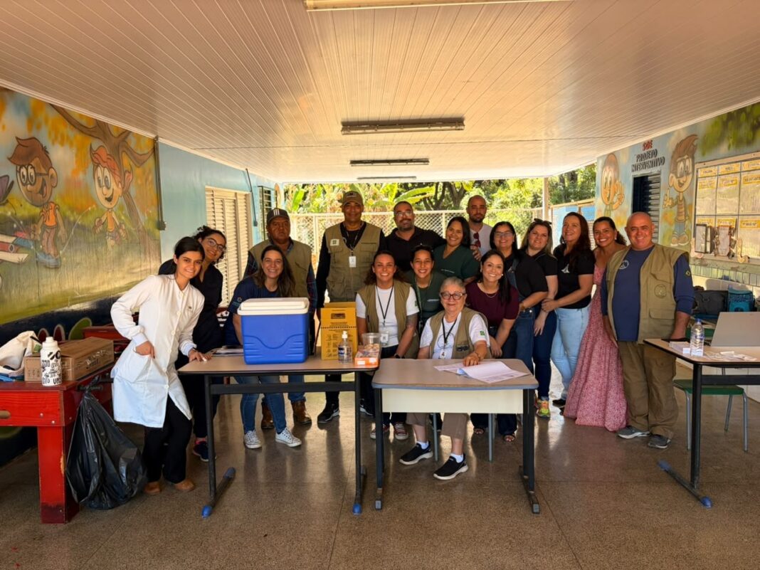 DF amplia vacinação contra a raiva e oferece imunização gratuita para cães e gatos DF amplia vacinação contra a raiva e oferece imunização gratuita para cães e gatos