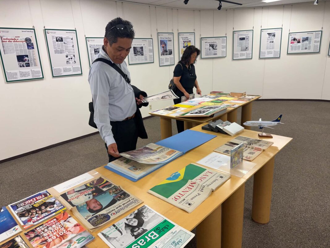 Exposição reúne acervo inédito sobre quatro décadas da imigração brasileira ao Japão e chega a Brasília Exposição reúne acervo inédito sobre quatro décadas da imigração brasileira ao Japão e chega a Brasília