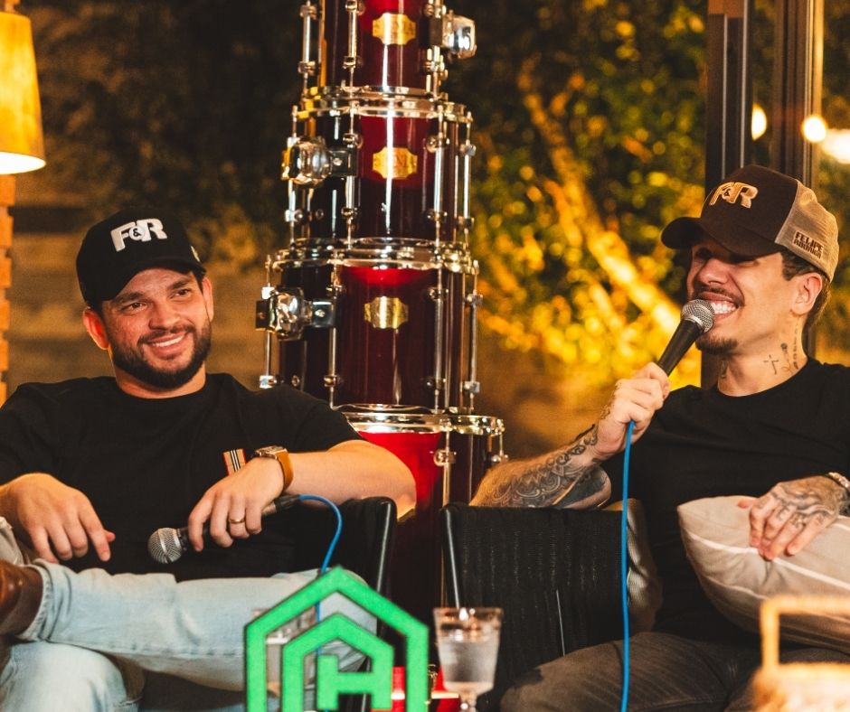 Felipe & Rodrigo dão início à contagem regressiva para novo DVD com guia de “Eu Me Rendo” Felipe & Rodrigo dão início à contagem regressiva para novo DVD com guia de “Eu Me Rendo”