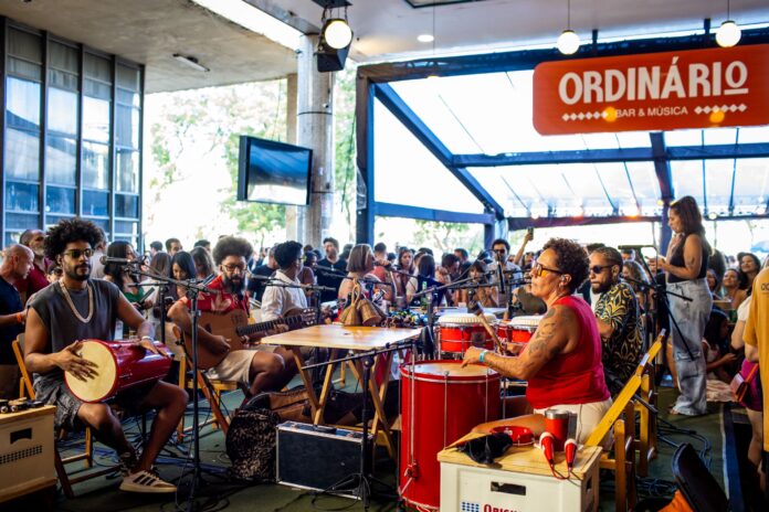 Ordinário Bar apresenta programação semanal com samba e feijoada