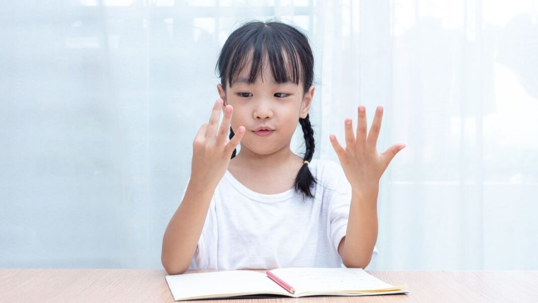 6 sinais de que a criança realmente aprendeu o que estudou 6 sinais de que a criança realmente aprendeu o que estudou
