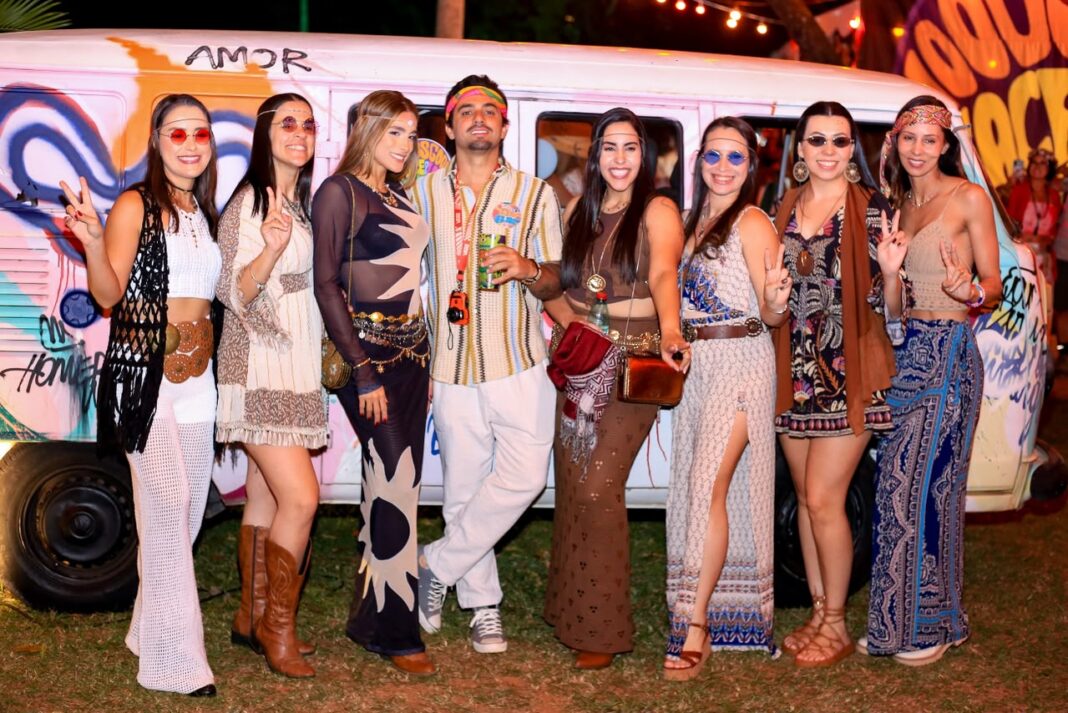 Woodsgode reúne público em Goiânia com música e referências à cultura hippie Woodsgode reúne público em Goiânia com música e referências à cultura hippie