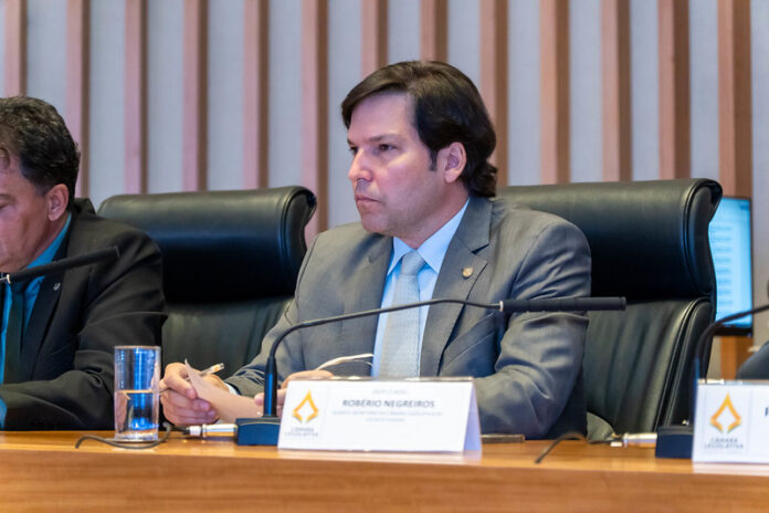 Deputado propõe acessibilidade pedagógica para alunos com baixa visão