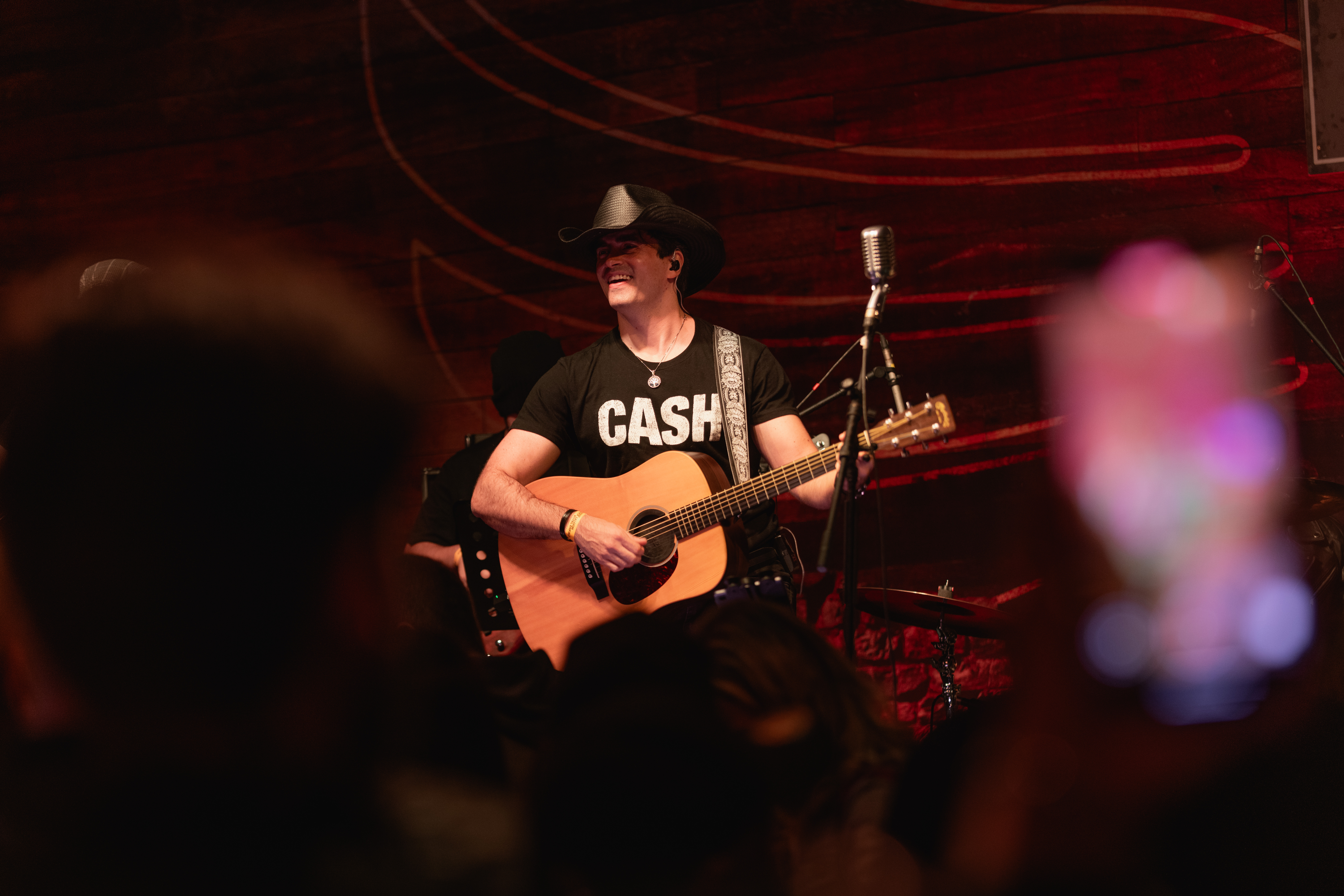 Clube do Choro recebe noite dedicada aos grandes nomes do country com show de Gigio Teixeira Clube do Choro recebe noite dedicada aos grandes nomes do country com show de Gigio Teixeira