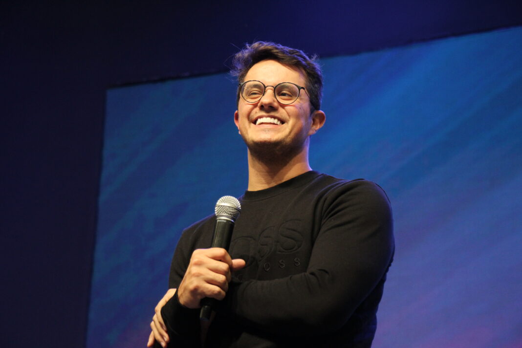 Deive Leonardo apresenta a tour “O Despertar” em Brasília neste sábado (5) Deive Leonardo apresenta a tour “O Despertar” em Brasília neste sábado (5)