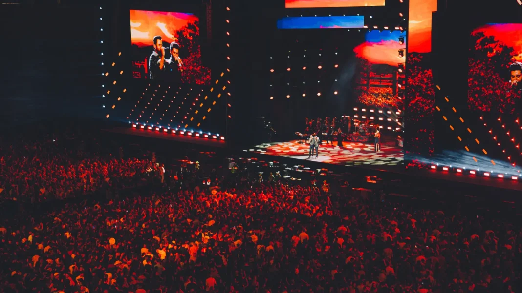 Zé Neto & Cristiano comemoram 15 anos de carreira em show para 40 mil fãs em Brasília Zé Neto & Cristiano comemoram 15 anos de carreira em show para 40 mil fãs em Brasília