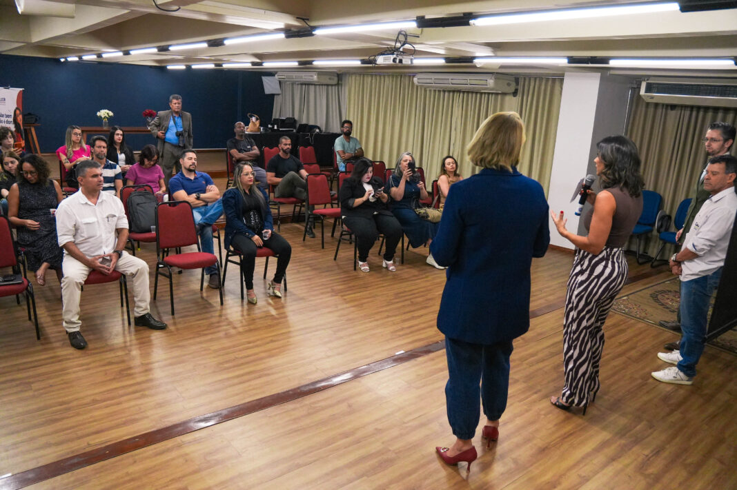 Em meio ao período eleitoral, Clube de Oratória de Brasília promove encontro gratuito sobre a arte de convencer Em meio ao período eleitoral, Clube de Oratória de Brasília promove encontro gratuito sobre a arte de convencer