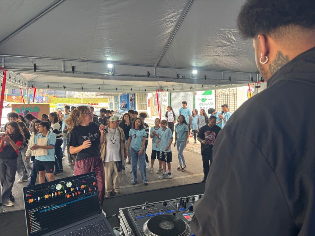 Casa do Hip Hop de Ceilândia Dj Jamaica, recebe imersão gratuita no Dia Mundial do Hip Hop Casa do Hip Hop de Ceilândia Dj Jamaica, recebe imersão gratuita no Dia Mundial do Hip Hop
