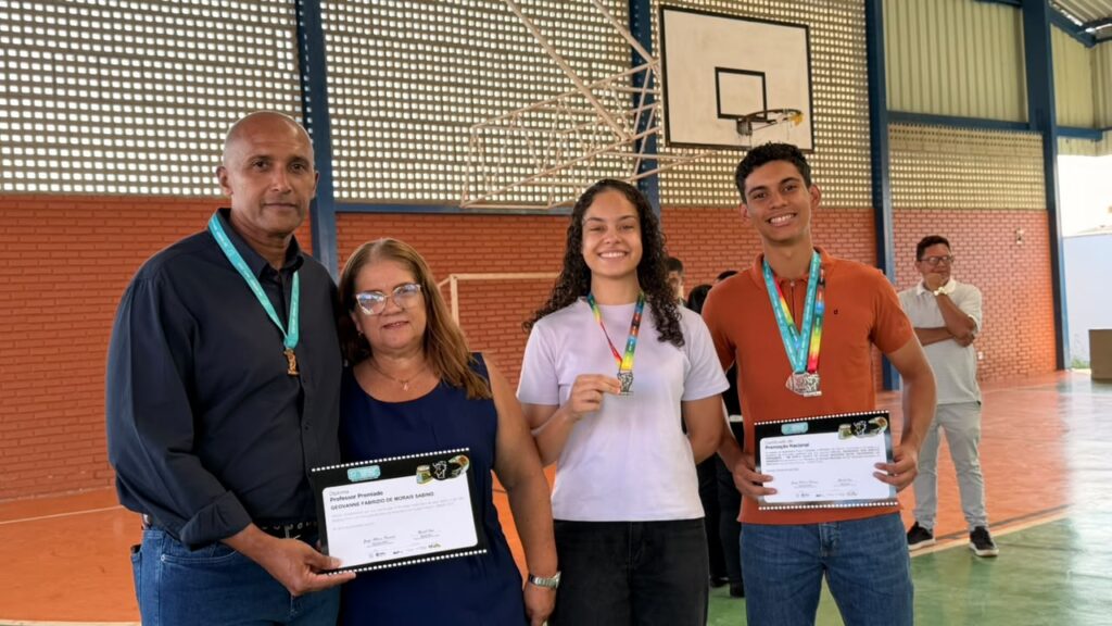 Valparaíso celebra conquistas de estudantes na OBMEP com entrega de medalhas regionais, estaduais e nacionais Valparaíso celebra conquistas de estudantes na OBMEP com entrega de medalhas regionais, estaduais e nacionais