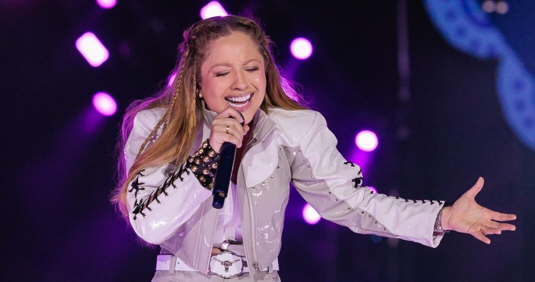 Mari Fernandez anuncia gravação do DVD “Desobedeça” em Brasília Mari Fernandez anuncia gravação do DVD “Desobedeça” em Brasília