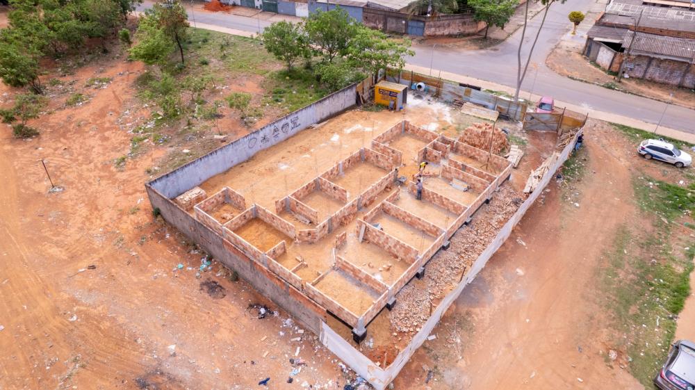 Obras avançam na Vila União com início do levantamento das paredes de alvenaria da creche do bairro Obras avançam na Vila União com início do levantamento das paredes de alvenaria da creche do bairro