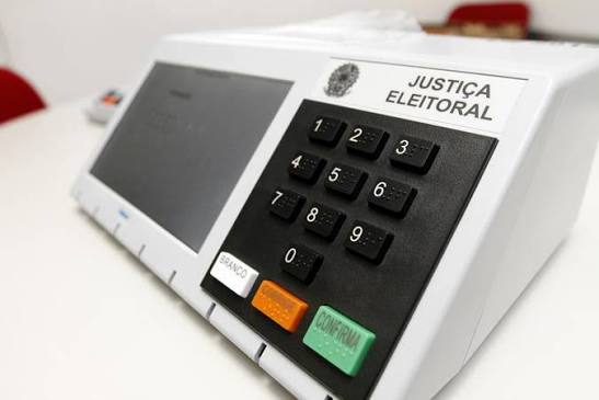 “Meu primeiro voto”; jovens celebram domingo da democracia “Meu primeiro voto”; jovens celebram domingo da democracia