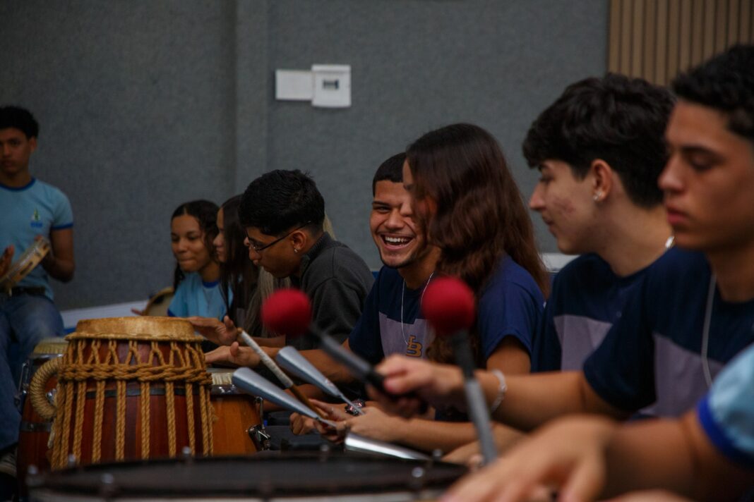 Liga nas Escolas segue com oficinas carnavalescas e apresentações culturais no Núcleo Bandeirante Liga nas Escolas segue com oficinas carnavalescas e apresentações culturais no Núcleo Bandeirante